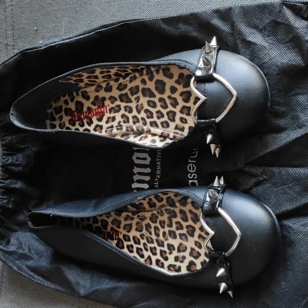Demonia star 21 flats